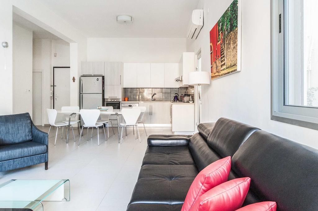 Lovely 1Bd W/ Private Balcony By Sea N' Rent Tel Aviv Eksteriør bilde