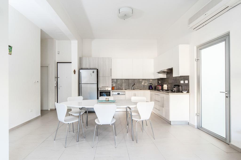 Lovely 1Bd W/ Private Balcony By Sea N' Rent Tel Aviv Eksteriør bilde
